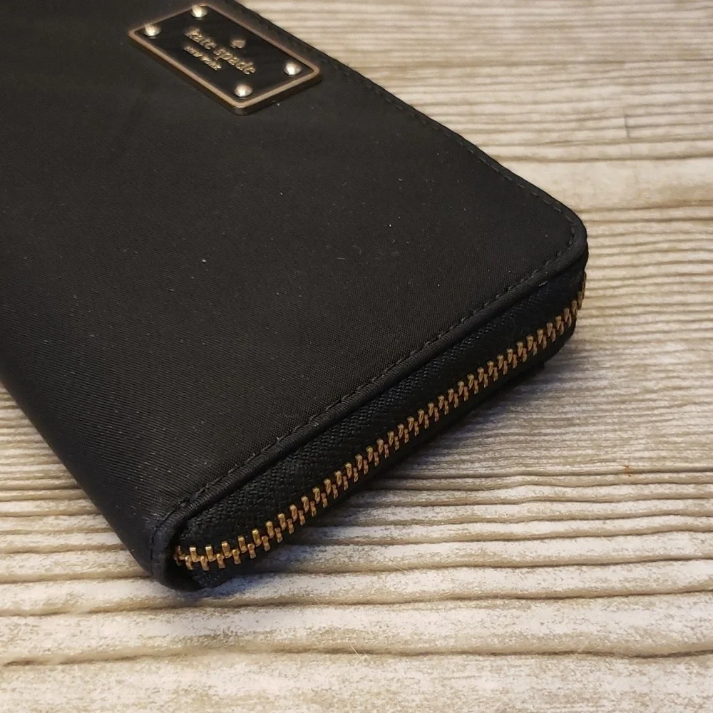 Kate Spade nylon zipper wallet